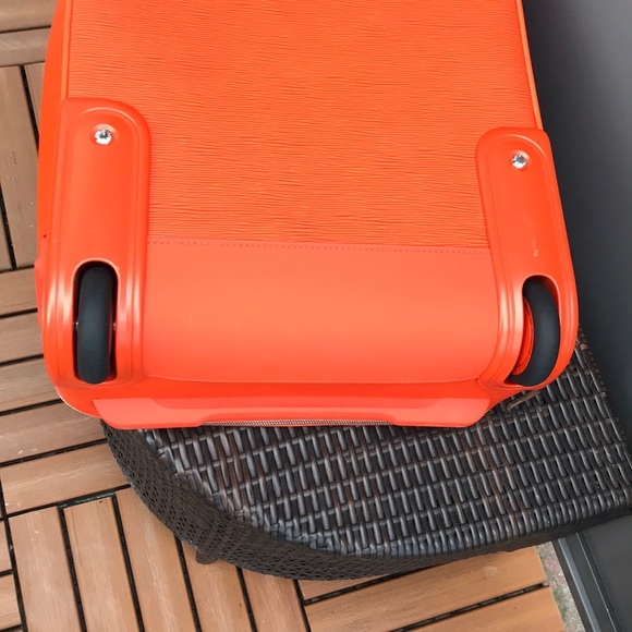 ❌SOLD❌Louis Vuitton Pegase 55 Epi Suitcase - Picture 4 of 16